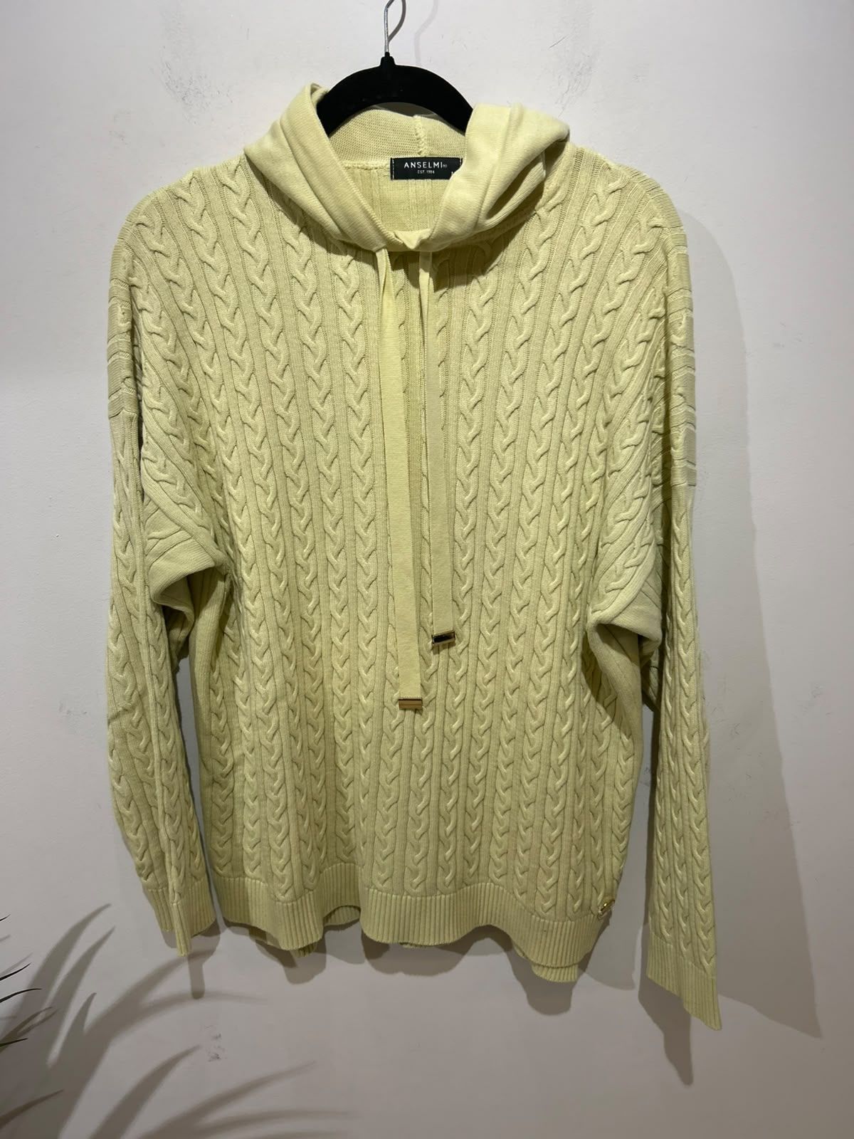 Tricot Capuz Detalhes