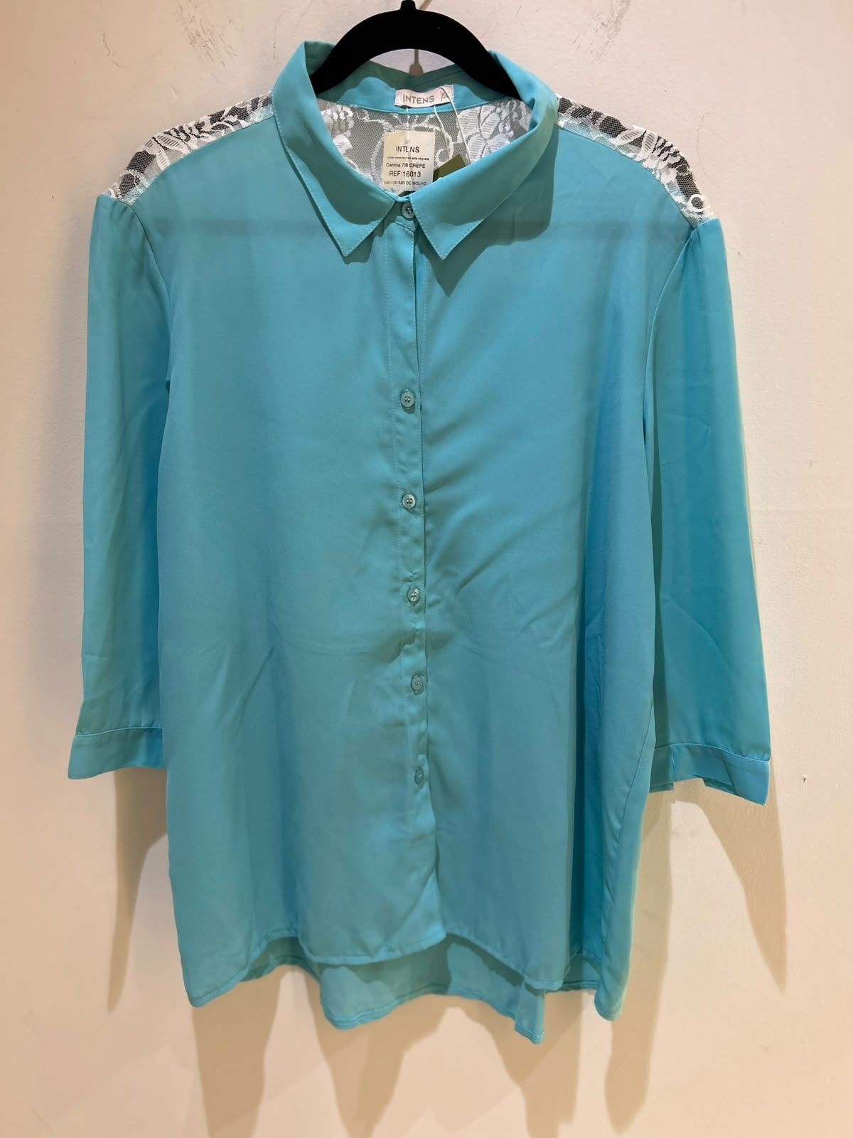 Camisa Meia Manga Detalhe Renda