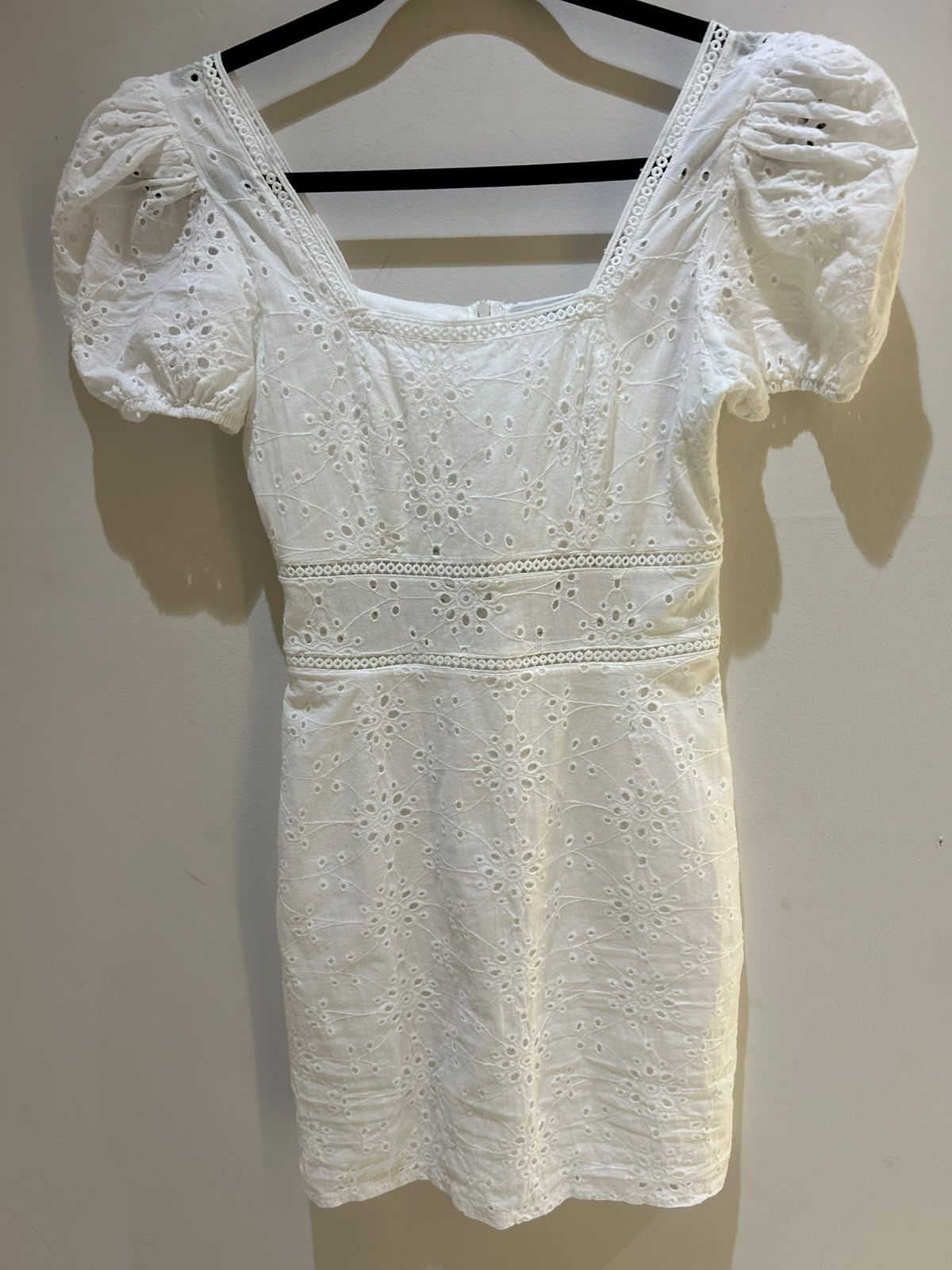 Vestido Curto Laise 