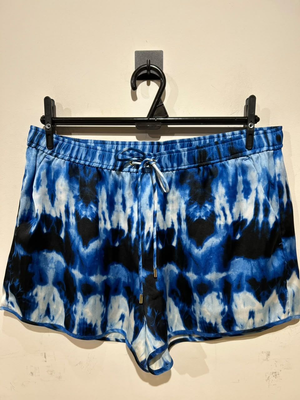 Shorts Acetinado