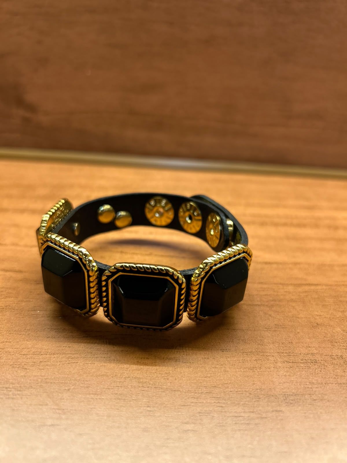 Pulseira Couro Pedras